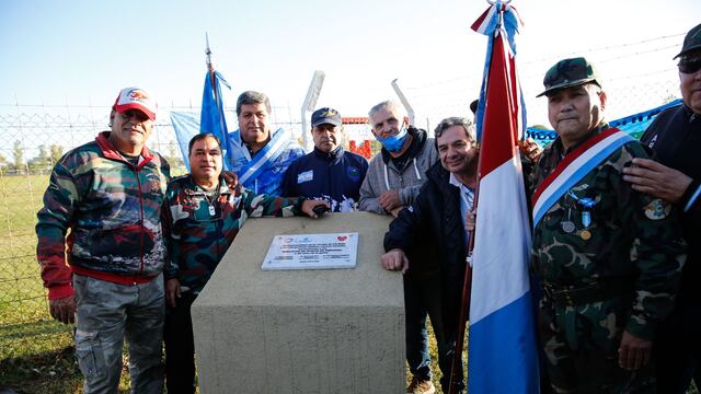 Abanderados de Veteranos, presentes en el acto en La Agustina.