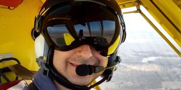 Ariel Kern, piloto cordobés que colabora en el combate al fuego en Corrientes.