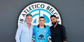 La imagen más esperada en Belgrano. El Chino Zelarayán con la Celeste, flanqueado por el Luifa Artime y Ariel Rojas.