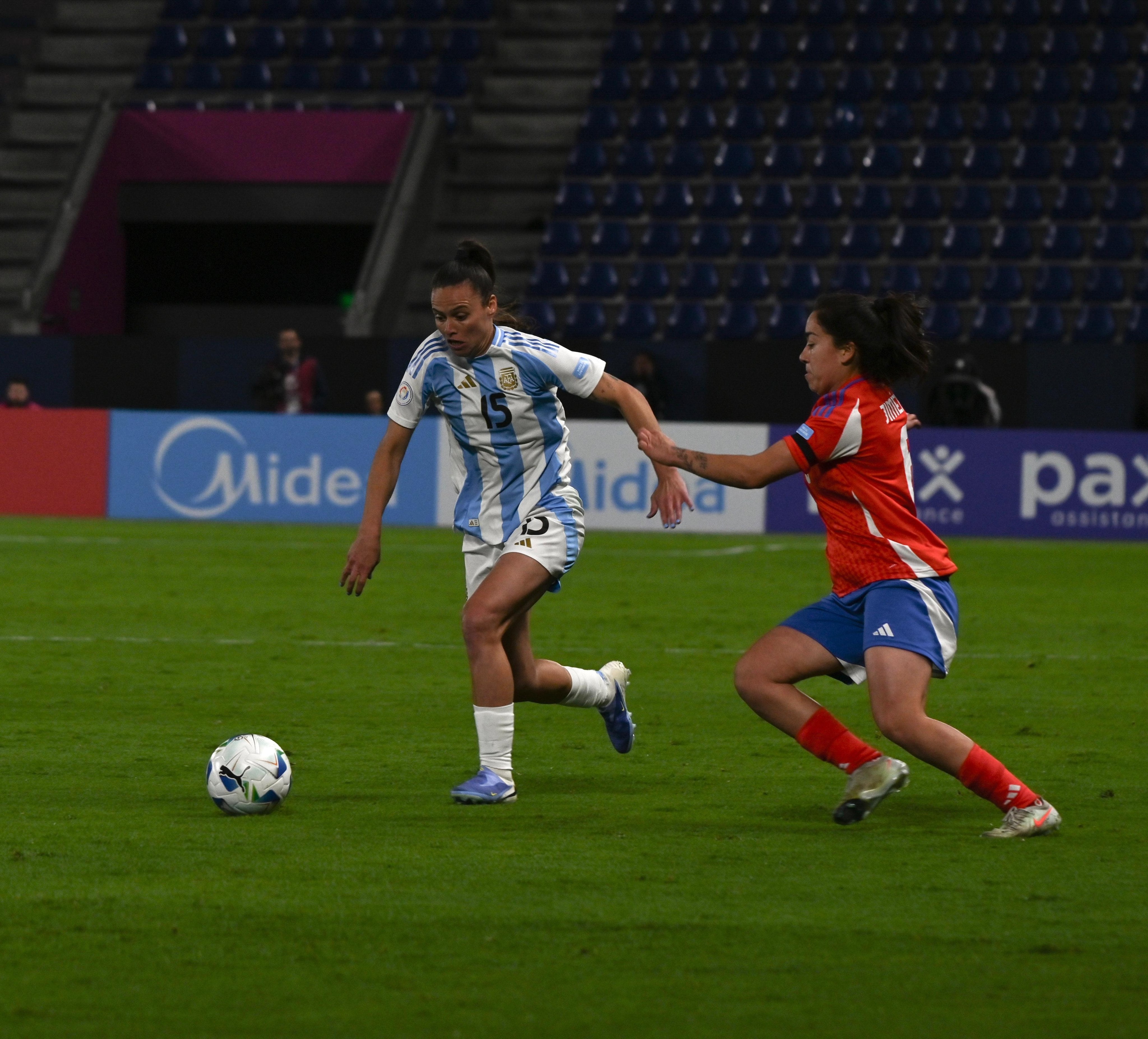 Florencia Bonsegundo ante Chile (AFA)