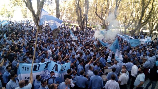 Caravana de choferes de la UTA en Rosario