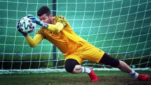 La experiencia en Turquía no fue la esperada. Y el arquero regresa anticipadamente.