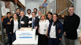 Llegan 45.000 dosis para proteger al personal esencial y fortalecer la lucha contra el virus.