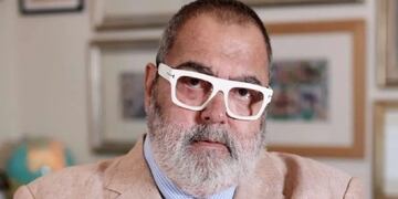 El periodista reveló como se enteró de que era adoptado.
