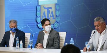 La AFA y el Ministerio de Educación firmaron un convenio para que los futbolistas terminen sus estudios (Foto: AFA)