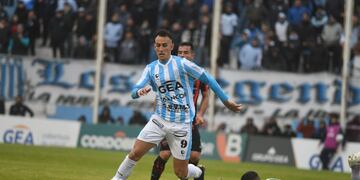 Bruno Nasta sigue siendo el goleador de Racing y uno de los artilleros del torneo. La Academia necesita de su aporte (Ramiro Pereyra / La Voz).