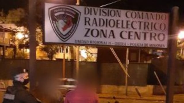 Dos jóvenes terminaron detenidos por hurto de varios elementos de una vivienda.