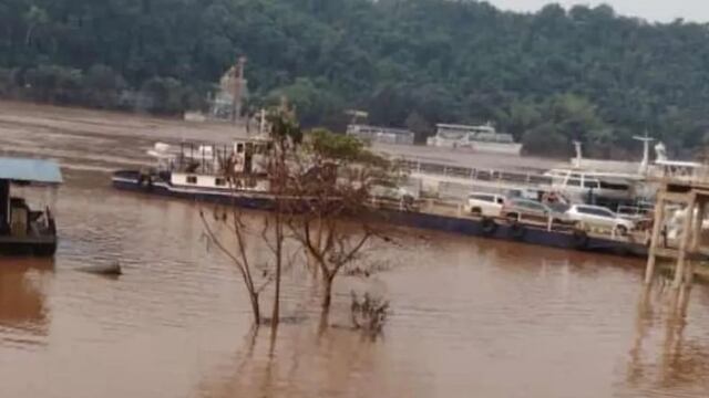 Puerto Iguazú: habilitaron el servicio de balsa tras 20 días de suspensión por la crecida del río Iguazú.