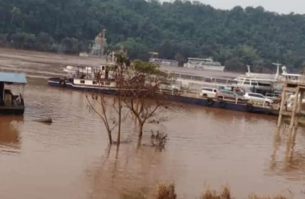 Puerto Iguazú: habilitaron el servicio de balsa tras 20 días de suspensión por la crecida del río Iguazú