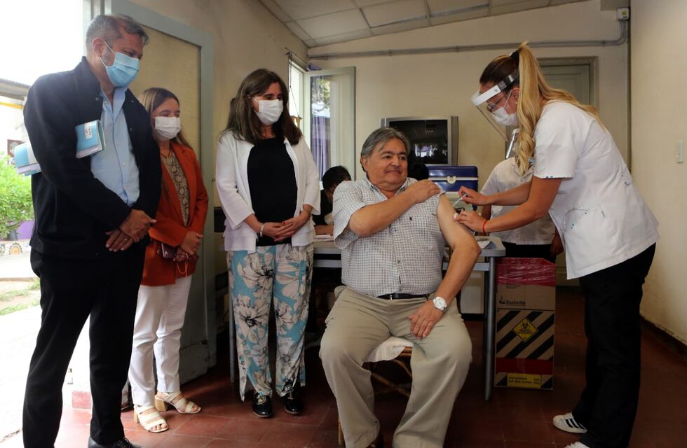 Negaron desde el Gobierno de Mendoza una lista de vacunados VIP en la provincia