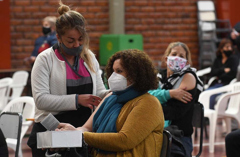 Habilitaron la vacunación para los mayores de 50 sin enfermedades de base