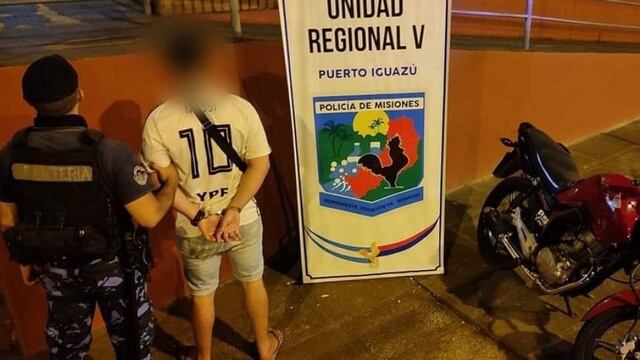 Puerto Iguazú: conducía alcoholizado y con una motocicleta sin papeles.