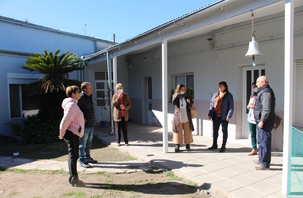 Apoyo municipal a establecimientos educativos de Cascallares