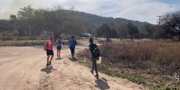 El conmovedor gesto de un grupo de niños con los bomberos de Córdoba