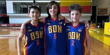 Martiniano Quinteros, Manu Montivero y Ramiro Maggi, tres puntaltenses subcampeones del Pre Federal U 12 con Bahiense del Norte.