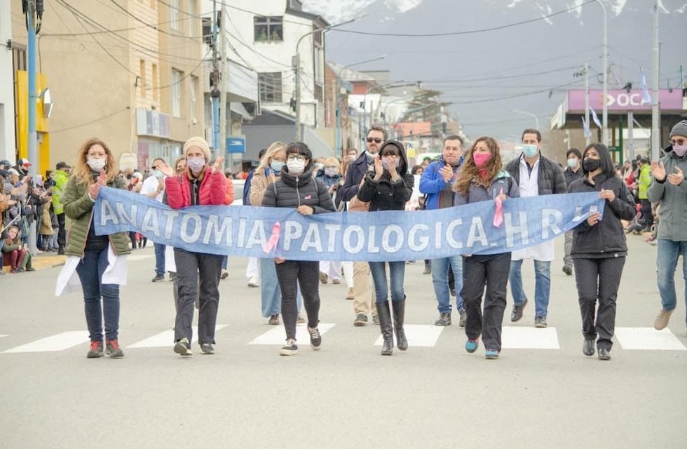 Desfile con asistencia récord de participantes