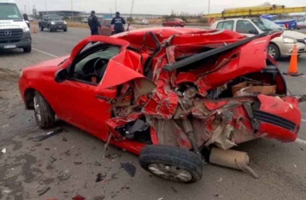 Grave accidente en Circunvalación: una familia de Carlos Paz herida tras ser embestida por un camión