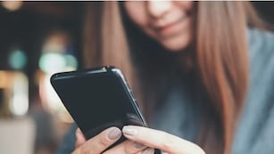 La joven vio una impactante cantidad de dinero en su cuenta bancaria y comenzó una campaña para contactar a la dueña.