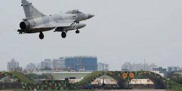 El ejército de China rodea a Taiwán.