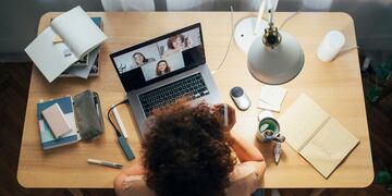 Dos compañías ofrecen trabajos con sueldos de 30.000 dólares a argentinos.