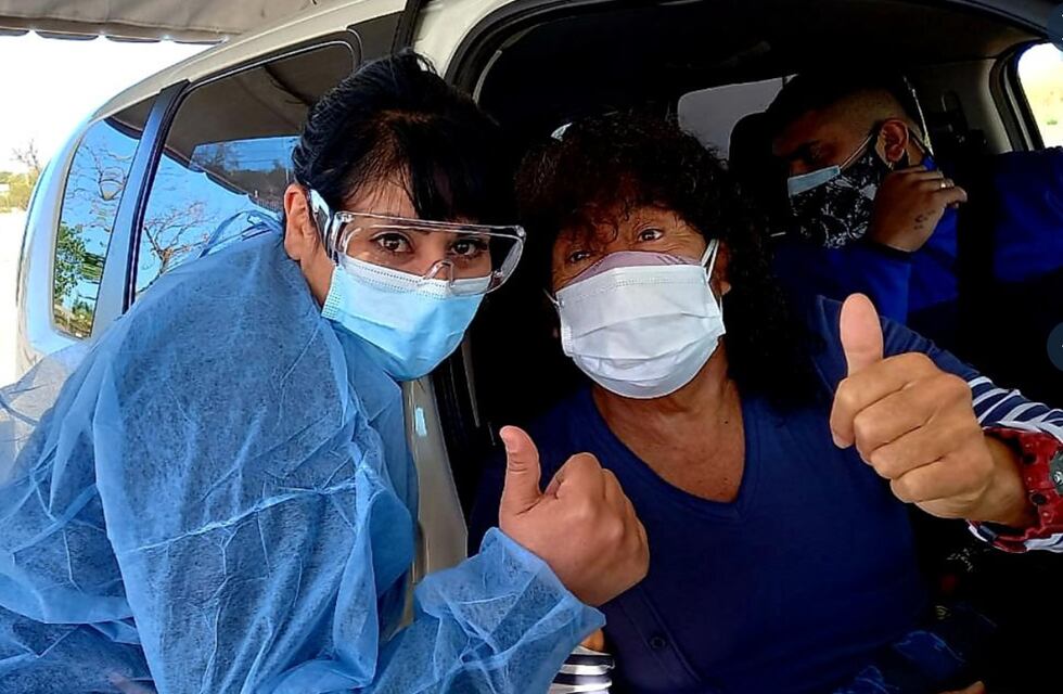 La Mona Jiménez completó la vacunación contra el coronavirus