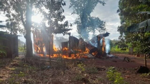Guaraní: una vivienda fue arrasada por un incendio.
