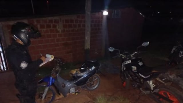 Detienen a un joven y secuestran una motocicleta en Oberá.