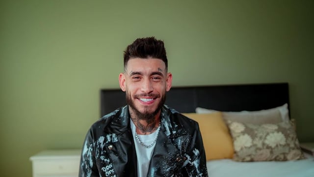 Ulises Bueno reveló su nuevo romance a través de las redes sociales.