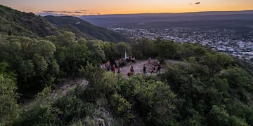 Ascensos nocturnos en Carlos Paz, Cerro La Cruz