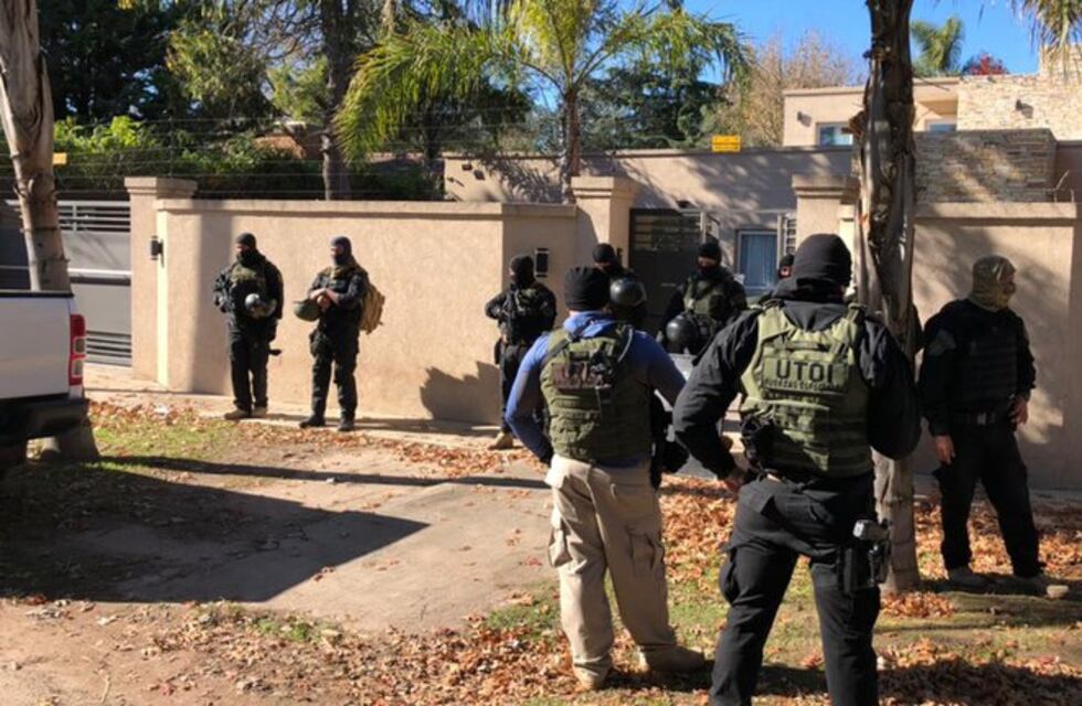 En una quinta del Rengo Pacheco encontraron un búnker subterráneo debajo de una casita de juguete