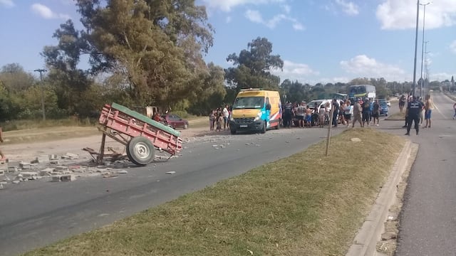 Choque. El violento episodio vial ocurrió en la ruta 19, frente al Polideportivo Municipal de Córdoba. (Policía)