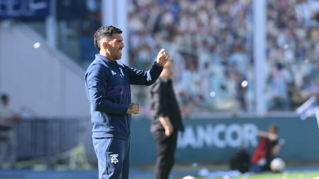 Carlos Tevez movió otra vez la formación y sorprendió, pero no le alcanzó para que Talleres le gane a Belgrano.