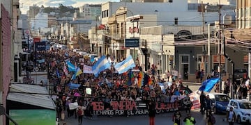 Movilización contra la megaminería en Comodoro Rivadavia.