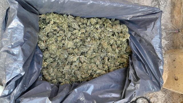 Parte de los elementos incautados en barrio Villa Páez.