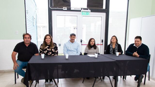 El curso “Manos que Hablan” está destinado a vecinos y vecinas de la ciudad que desean aprender lengua de señas.