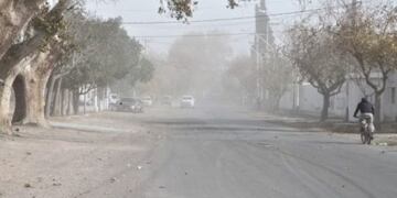Viento zonda: los turnos tarde, vespertino y noche tendrán clases con normalidad