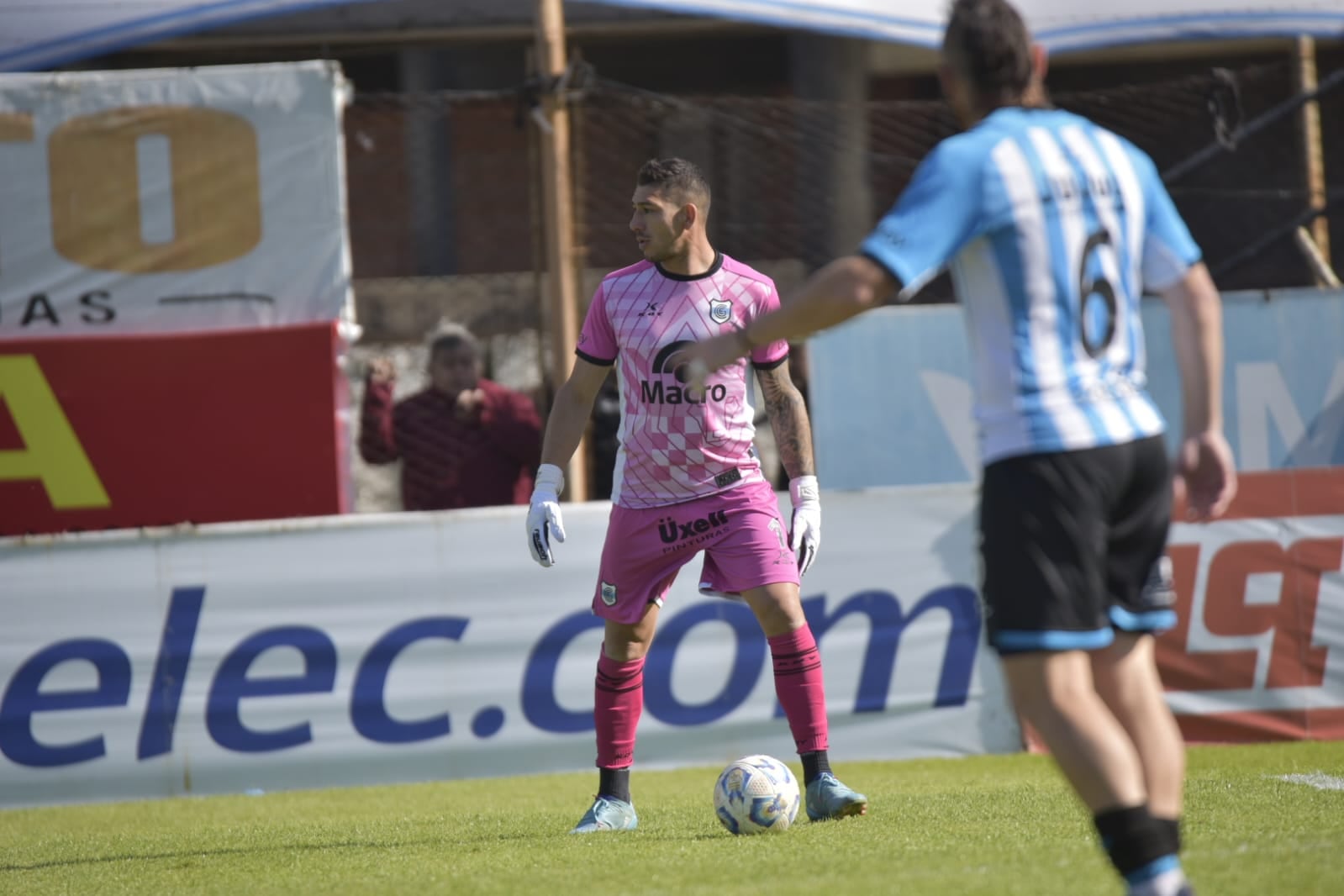 Gimnasia de Jujuy empató 0 a 0 frente a Almirante Brown en Isidro Casanova por la fecha 28 de la Primera Nacional.