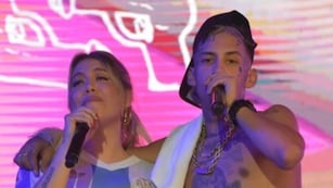 Wanda Nara y L-Gante cantaron juntos en Paraguay.