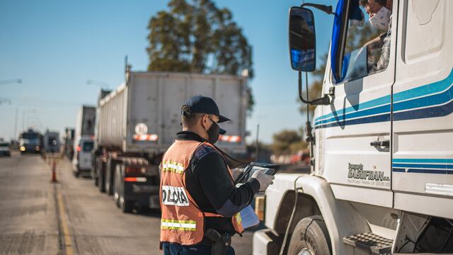 Puesto de control en San Carlos, San Juan.
Prensa SI / San Juan