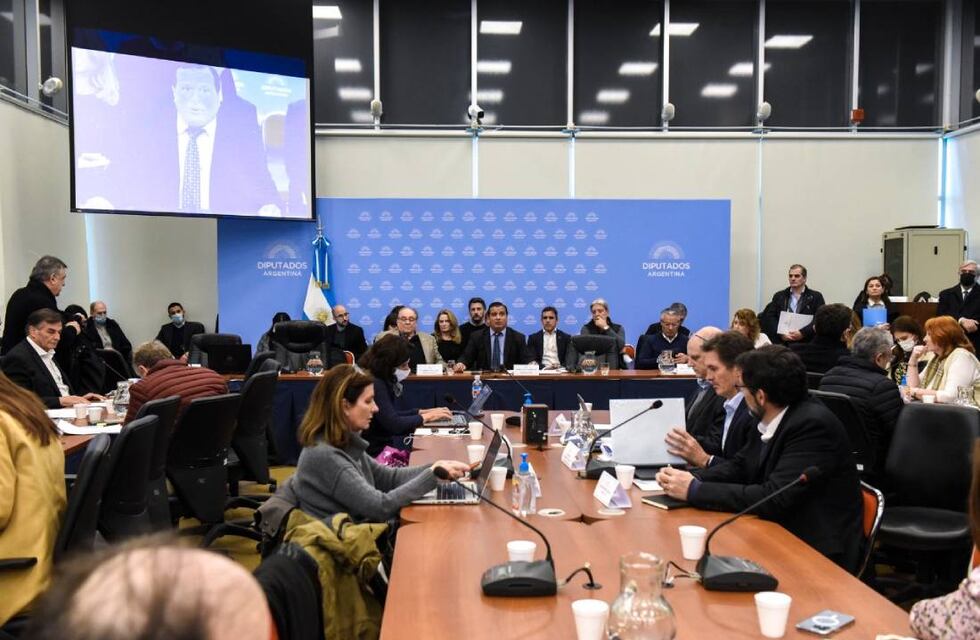 Con cruces, arrancó el debate de la ley para promover inversiones en la industria automotriz