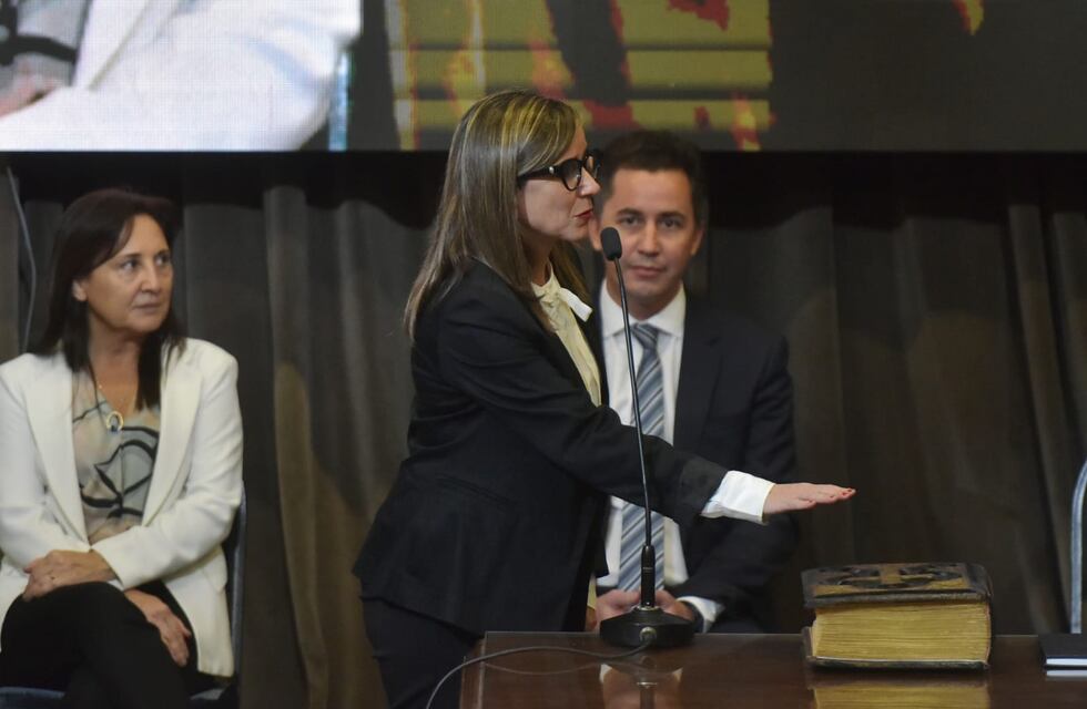 Asumió Gabriela Barbás como Ministra de Salud de Córdoba y anunciaron más cambios en el área