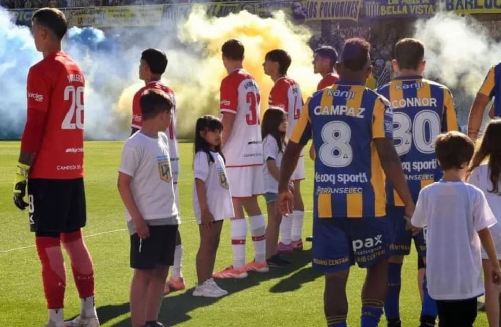 ¿Habrá sanción? Qué pasará con Estudiantes tras hacer el gesto del pasillo de espaldas a Rosario Central