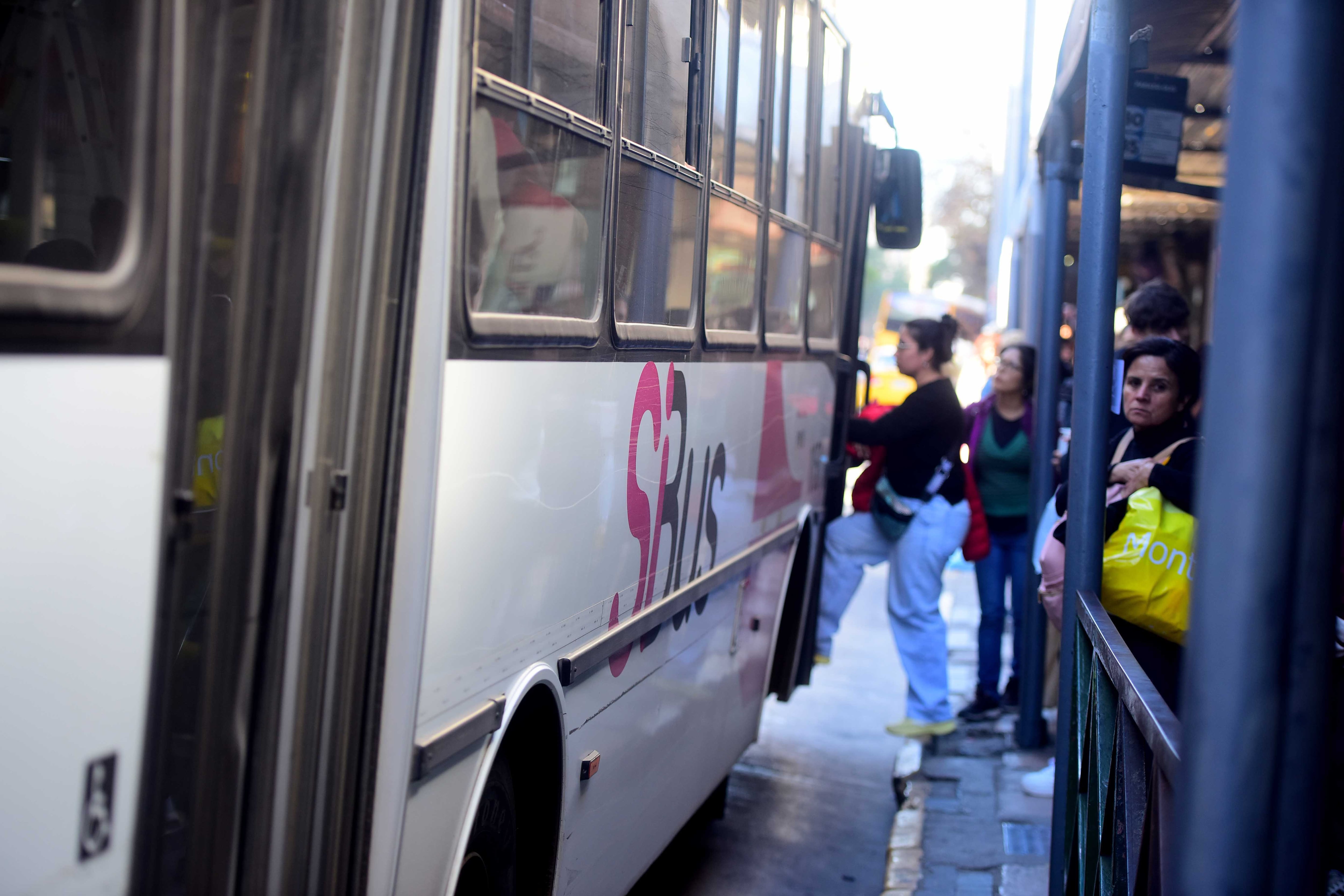 Transporte de pasajeros urbanos de la ciudad de Córdoba. (José Gabriel Hernández / La Voz)