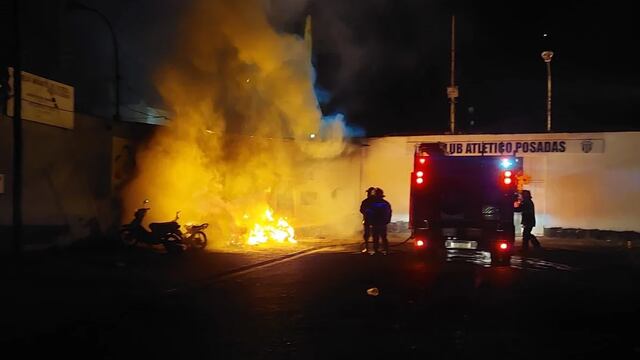 Tras una discusión, un joven de 18 años habría incendiado 6 motos en Posadas.
