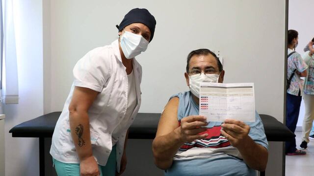 Más de tres millones de personas recibieron al menos una dosis de la vacuna contra el COVID-19.