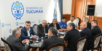 El Gobierno provincial firmó un acuerdo de ayuda económica para los zafreros.