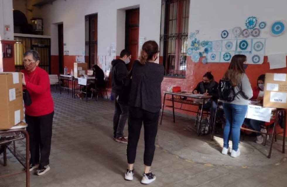 PASO 2021 en Punilla: el acto electoral se desarrolla con normalidad