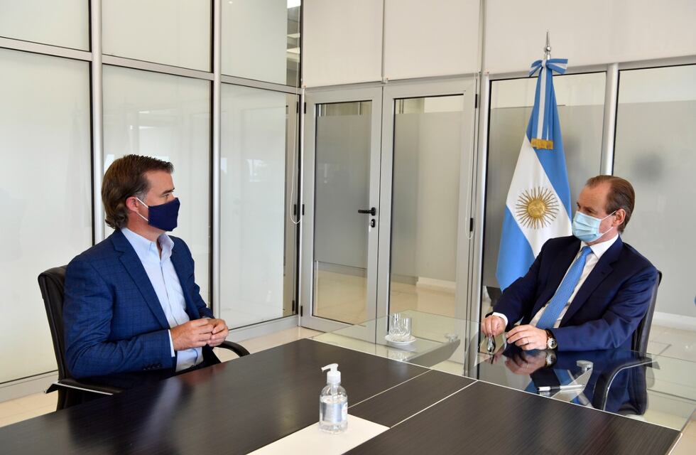 Piaggio se reunió con el gobernador Bordet