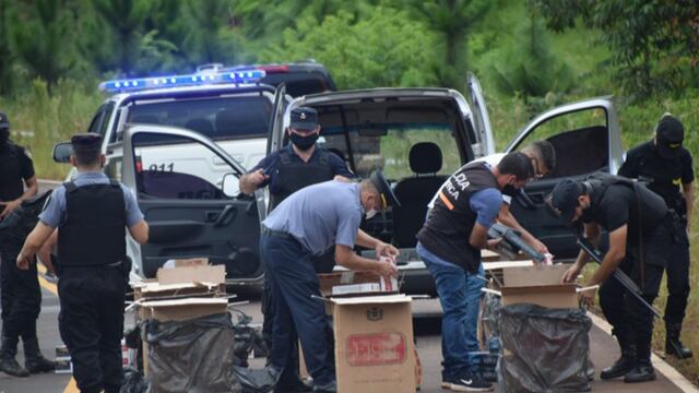 El automóvil Peugeot Partner huyó velozmente en dirección a Salto Encantado.