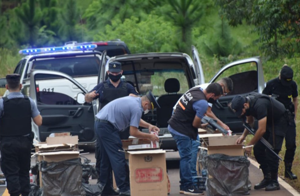 Garuhapé: interceptan un vehículo cargado de cigarrillos ilegales